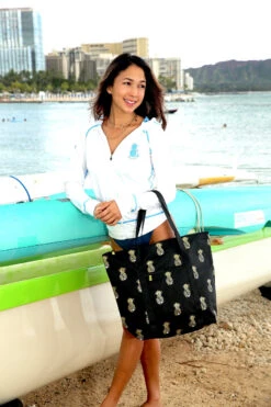 Hawaii Loa Jacket - UPF 50: White -Fashion Store Female with Tote Bag 63590.1620853158.1280.1280 28558.1708030118